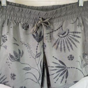 Athleta Shorts Womens Size 8 Grey Black Floral Baja UPF 4